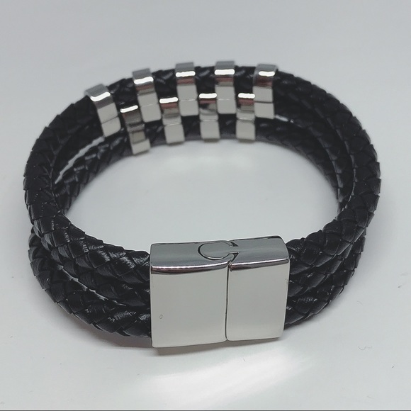 Men’s Stainless Steel Leather Bracelet - Picture 7 of 8